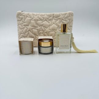 Pochette Stella 24x15 in velluto antimacchia con ricamo a stella e imbottita Bianco caldo. Con prodotti